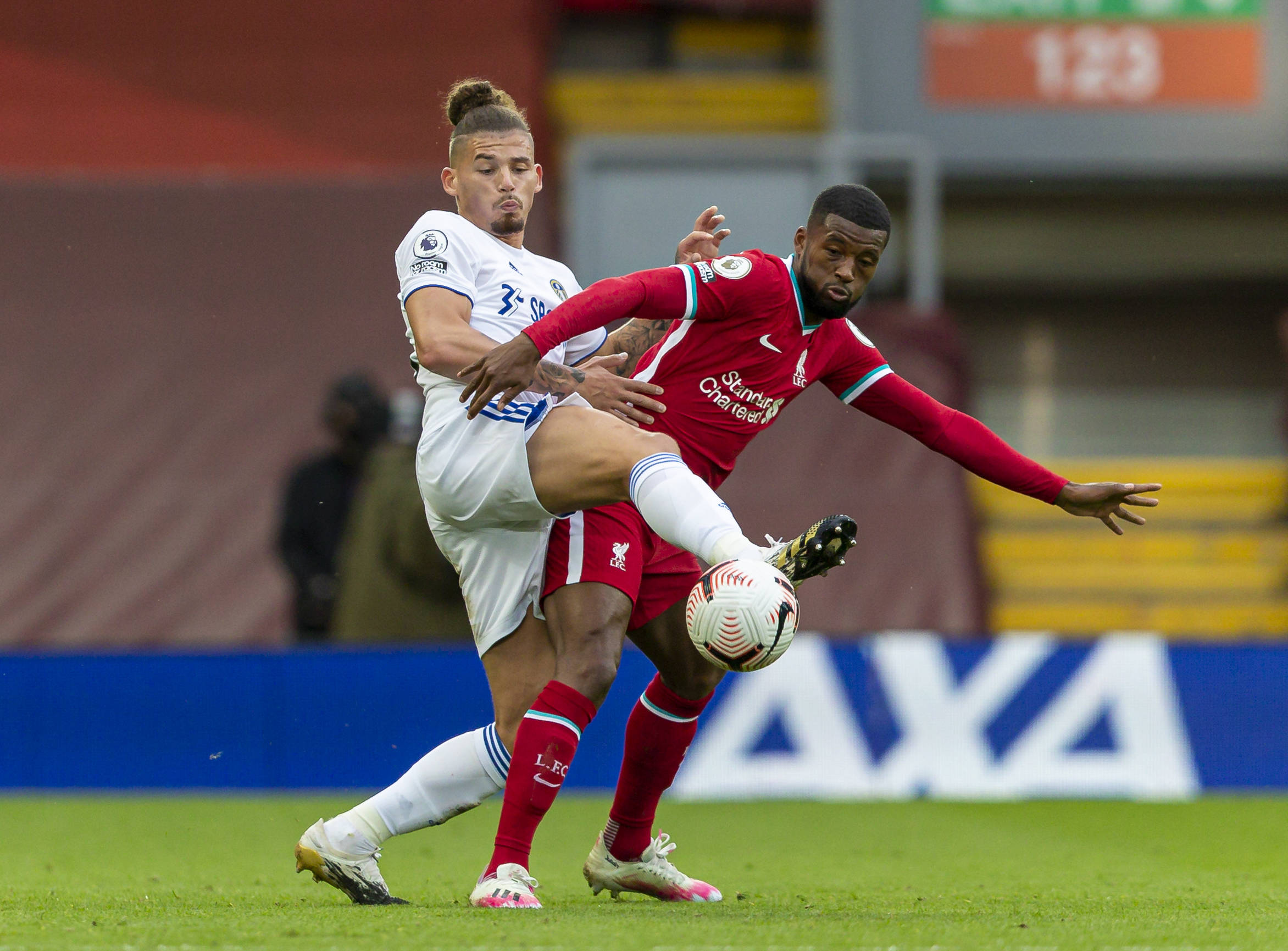 封闭训练的 封闭训练的